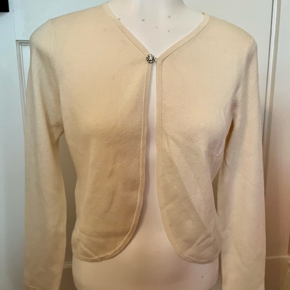 Ann Taylor sweater (2) - Picture 4 of 5